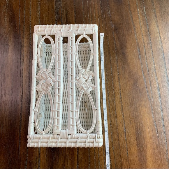 VINTAGE Kleenex Cover Rectangle Tissue Box White Wicker Rattan Cottage core. - Picture 6 of 8